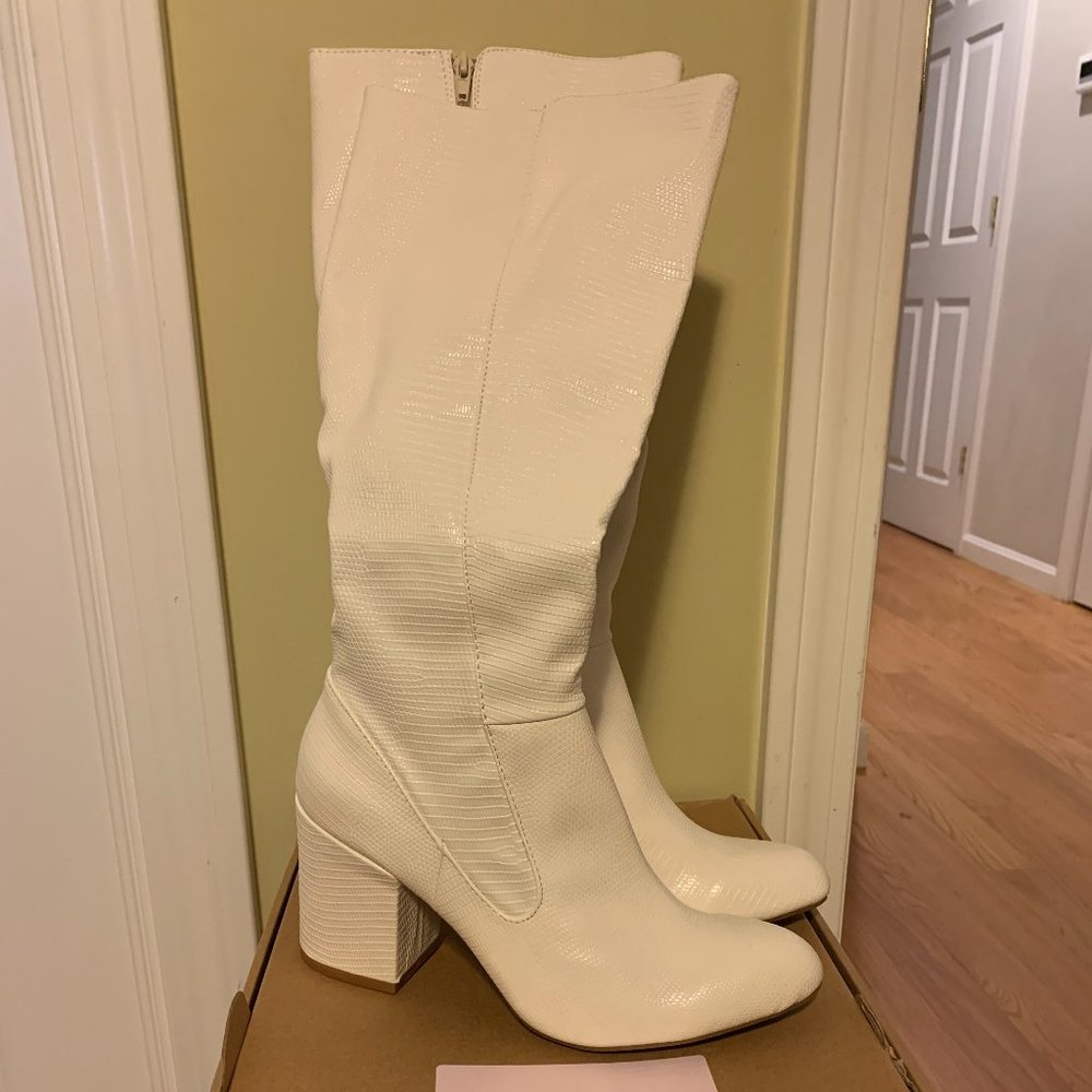 Journee Tavia Boot- Never Been Worn Size 7.5M Color White